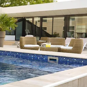 ホテル Golden Tulip Aix Les Bains - &, エクスレバン